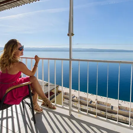 Sunny Apartment Omis Exterior photo