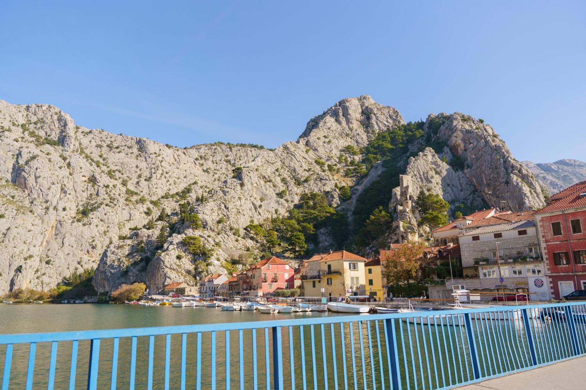 Sunny * Omis